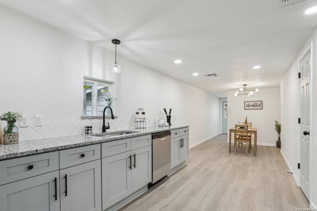 333 S Mesquite, New Braunfels, TX 78130