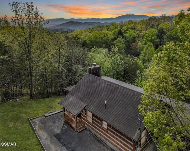 2330 Foxwell Way, Sevierville, TN 37876
