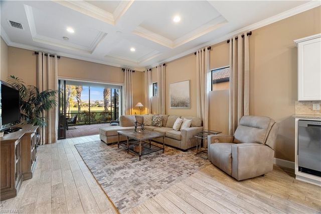 9418 Greyhawk TRL, Naples, FL 34120