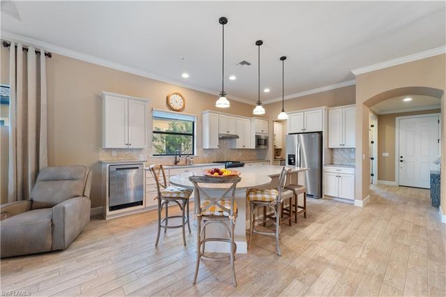 9418 Greyhawk TRL, Naples, FL 34120