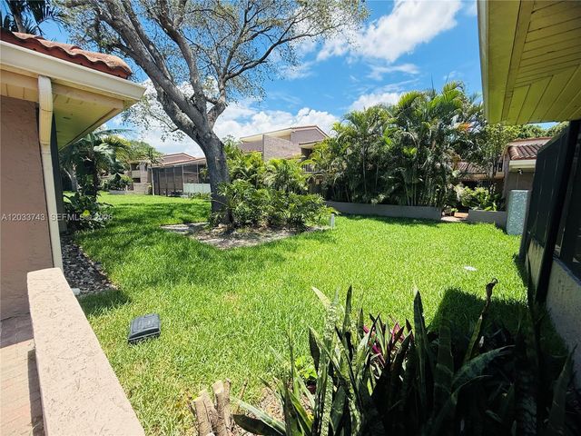 103 Tweedbrook Lane 101, Hollywood, FL 33021