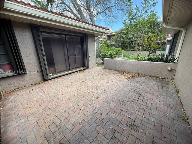 103 Tweedbrook Lane 101, Hollywood, FL 33021