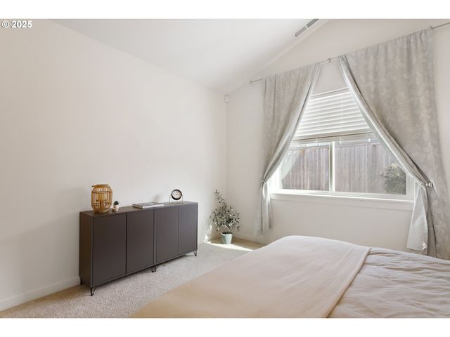 1300 N BROADWAY St, Estacada, OR 97023