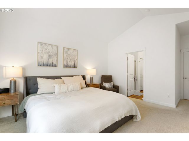 1300 N BROADWAY St, Estacada, OR 97023