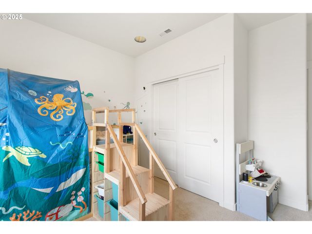 1300 N BROADWAY St, Estacada, OR 97023