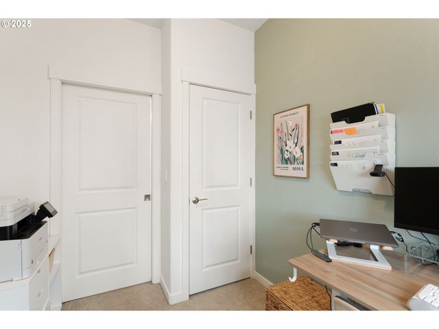 1300 N BROADWAY St, Estacada, OR 97023