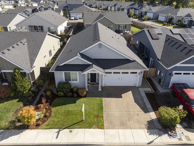 1300 N BROADWAY St, Estacada, OR 97023