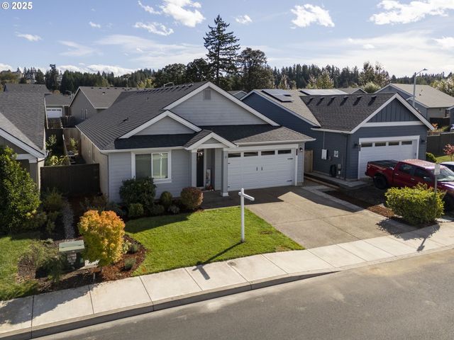 1300 N BROADWAY St, Estacada, OR 97023