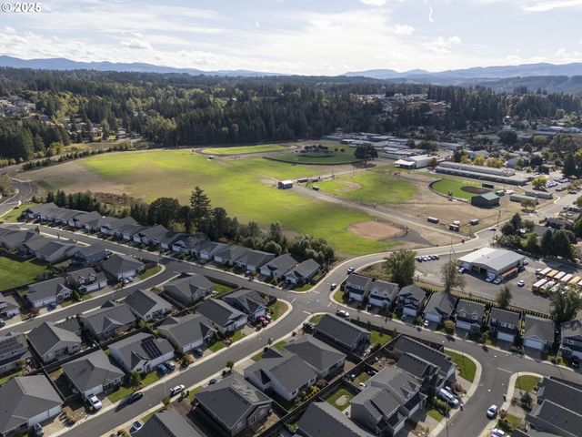 1300 N BROADWAY St, Estacada, OR 97023