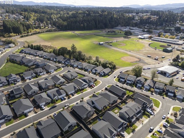 1300 N BROADWAY St, Estacada, OR 97023