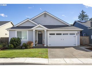 1300 N BROADWAY St, Estacada, OR 97023