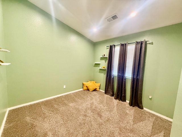 9923 Lone Mountain Avenue SW, Albuquerque, NM 87121