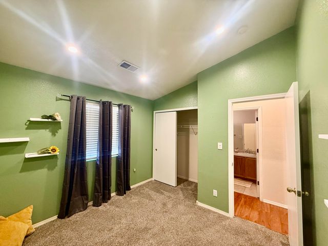 9923 Lone Mountain Avenue SW, Albuquerque, NM 87121