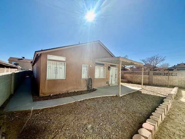 9923 Lone Mountain Avenue SW, Albuquerque, NM 87121