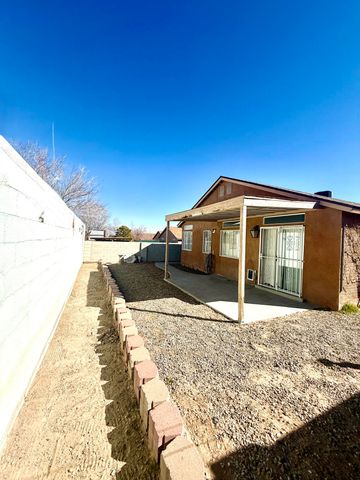 9923 Lone Mountain Avenue SW, Albuquerque, NM 87121