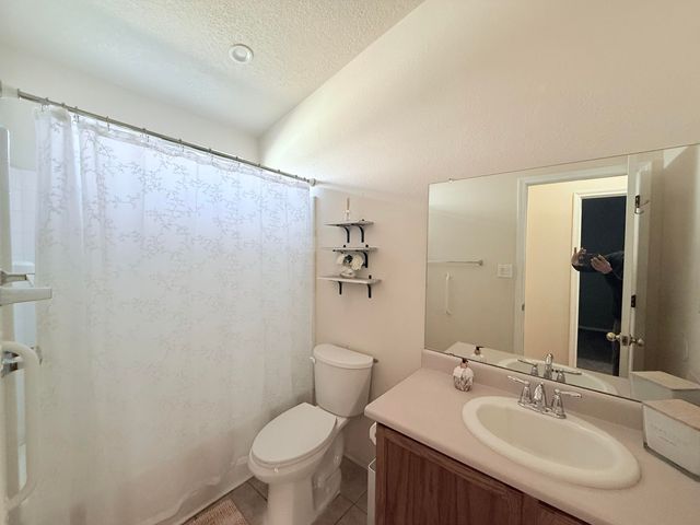 9923 Lone Mountain Avenue SW, Albuquerque, NM 87121