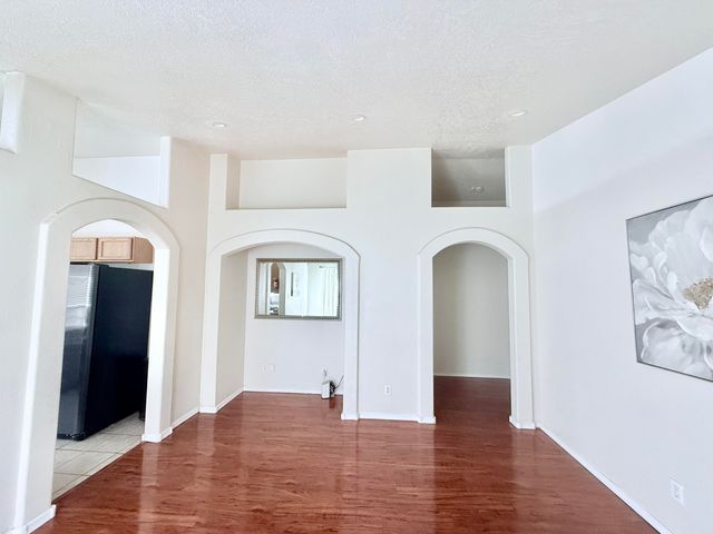 9923 Lone Mountain Avenue SW, Albuquerque, NM 87121