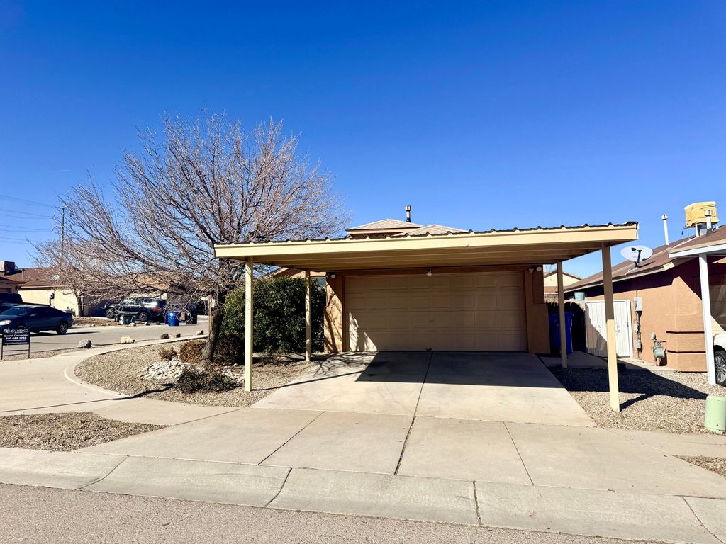 9923 Lone Mountain Avenue SW, Albuquerque, NM 87121