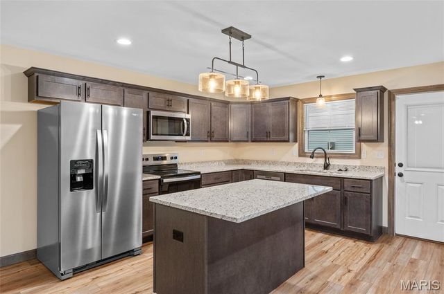 3605 Justine Drive, Pontoon Beach, IL 62040