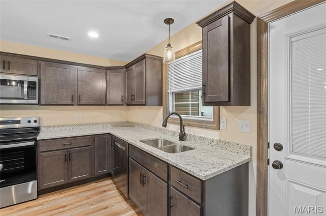 3605 Justine Drive, Pontoon Beach, IL 62040
