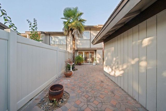 11452 Matinal Circle, San Diego, CA 92127