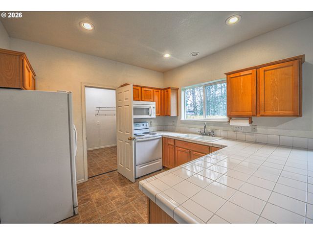 59388 ALDERWOOD Ct, St Helens, OR 97051