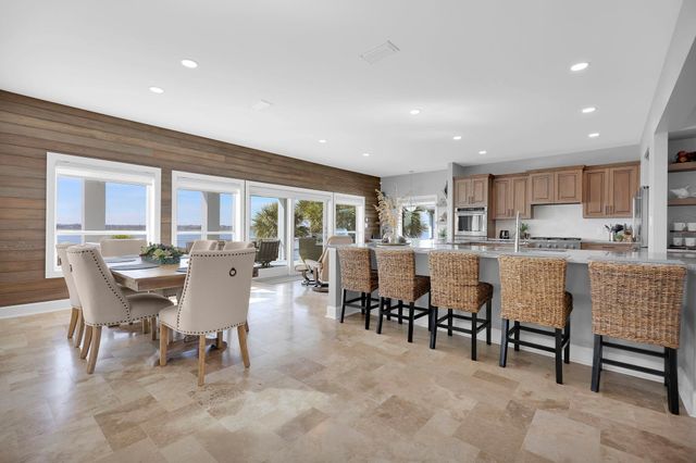 311 Porpoise Point Dr, St Augustine, FL 32084