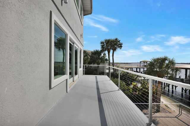 311 Porpoise Point Dr, St Augustine, FL 32084