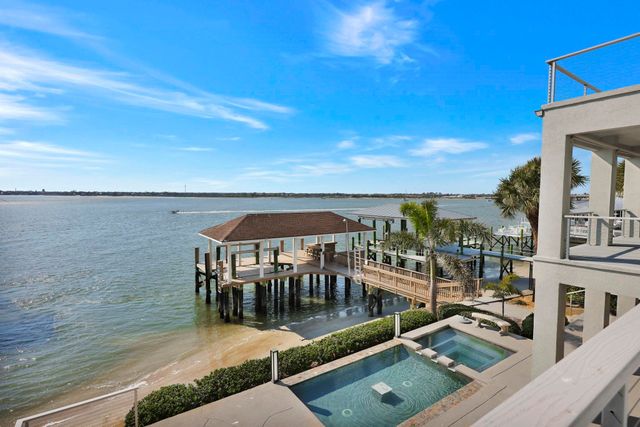 311 Porpoise Point Dr, St Augustine, FL 32084