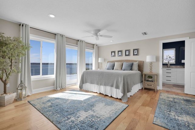 311 Porpoise Point Dr, St Augustine, FL 32084