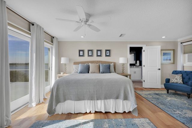 311 Porpoise Point Dr, St Augustine, FL 32084