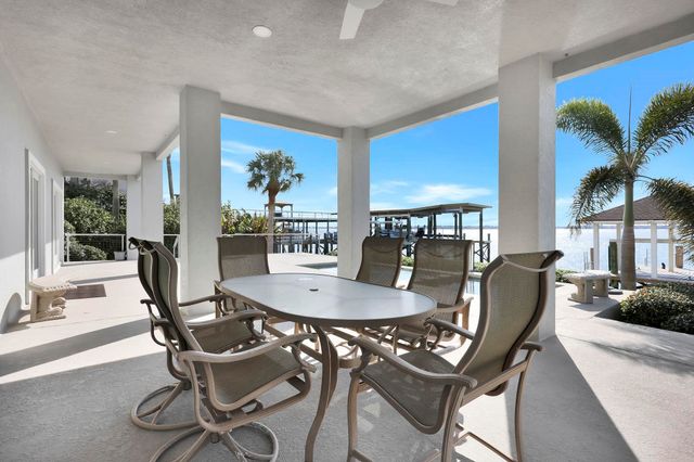 311 Porpoise Point Dr, St Augustine, FL 32084