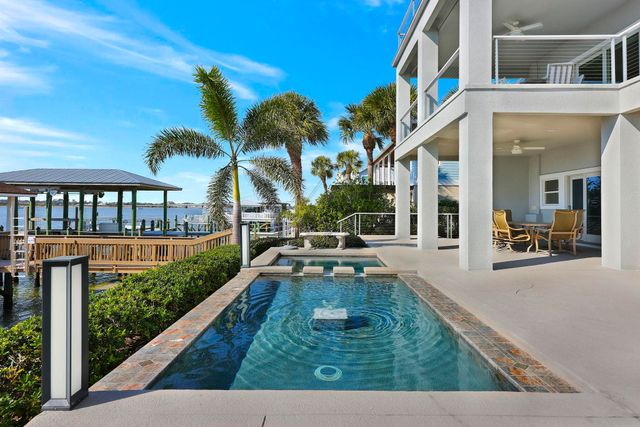 311 Porpoise Point Dr, St Augustine, FL 32084