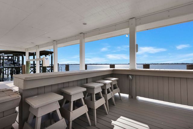 311 Porpoise Point Dr, St Augustine, FL 32084