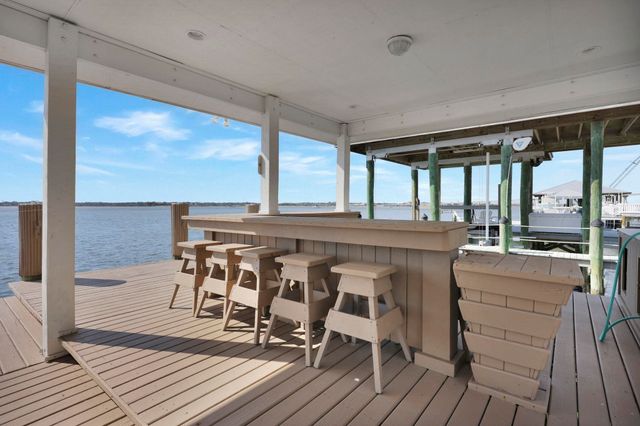 311 Porpoise Point Dr, St Augustine, FL 32084