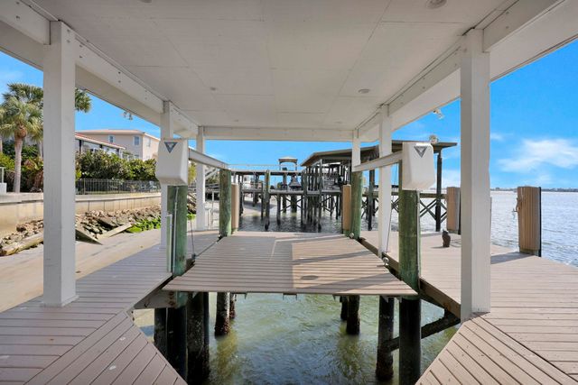 311 Porpoise Point Dr, St Augustine, FL 32084