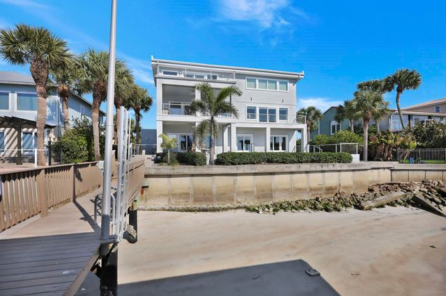 311 Porpoise Point Dr, St Augustine, FL 32084