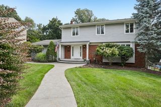 26 Almroth Dr, Wayne Twp., NJ 07470