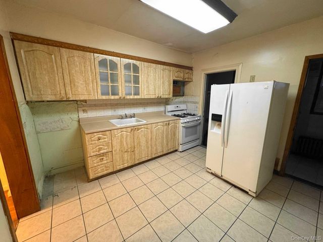 125 Crystal Street, Brooklyn, NY 11208