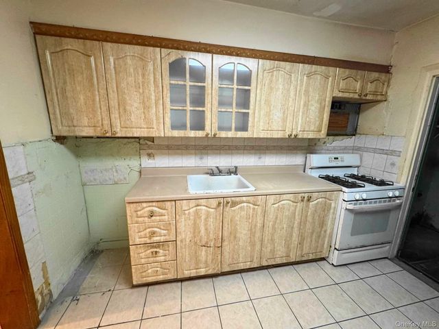 125 Crystal Street, Brooklyn, NY 11208