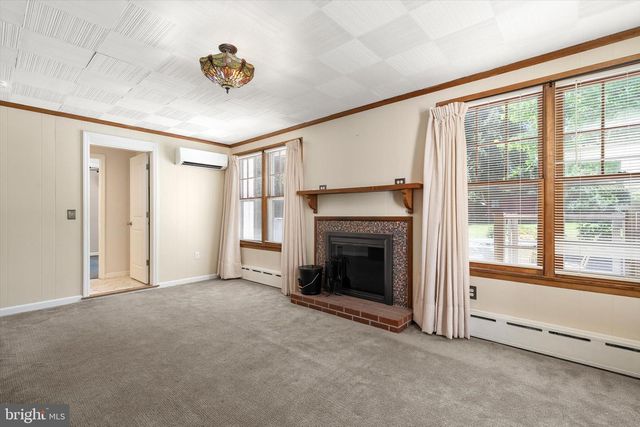 16 STATION RD, Cranbury, NJ 08512