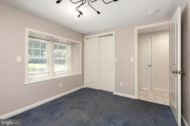 16 STATION RD, Cranbury, NJ 08512