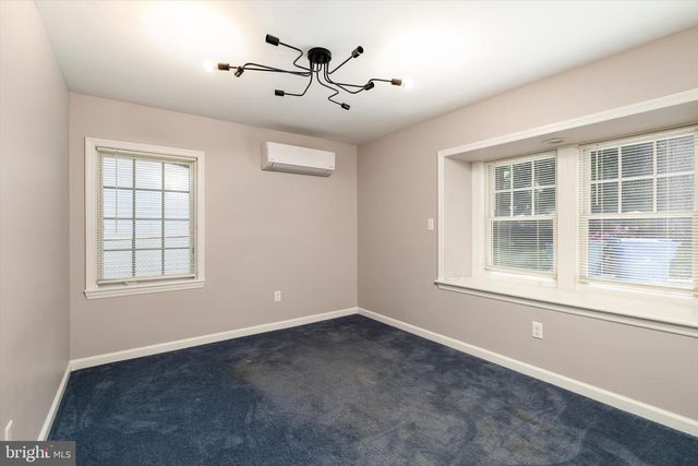 16 STATION RD, Cranbury, NJ 08512