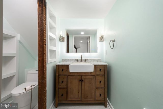 16 STATION RD, Cranbury, NJ 08512