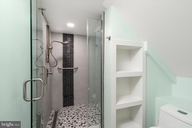 16 STATION RD, Cranbury, NJ 08512