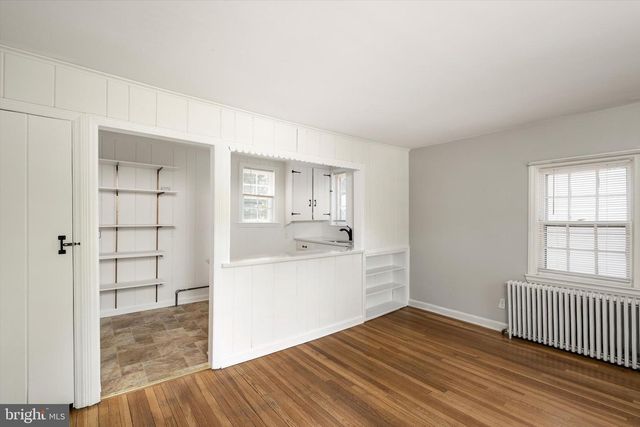 16 STATION RD, Cranbury, NJ 08512