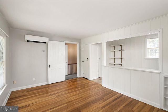 16 STATION RD, Cranbury, NJ 08512