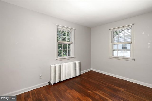 16 STATION RD, Cranbury, NJ 08512