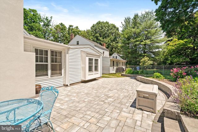 16 STATION RD, Cranbury, NJ 08512