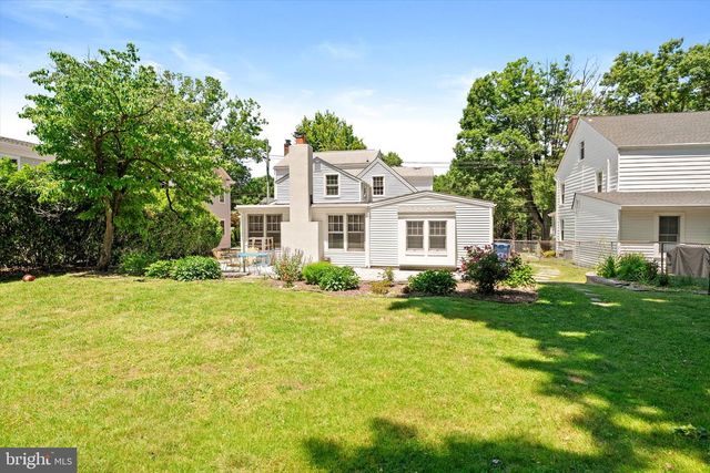 16 STATION RD, Cranbury, NJ 08512